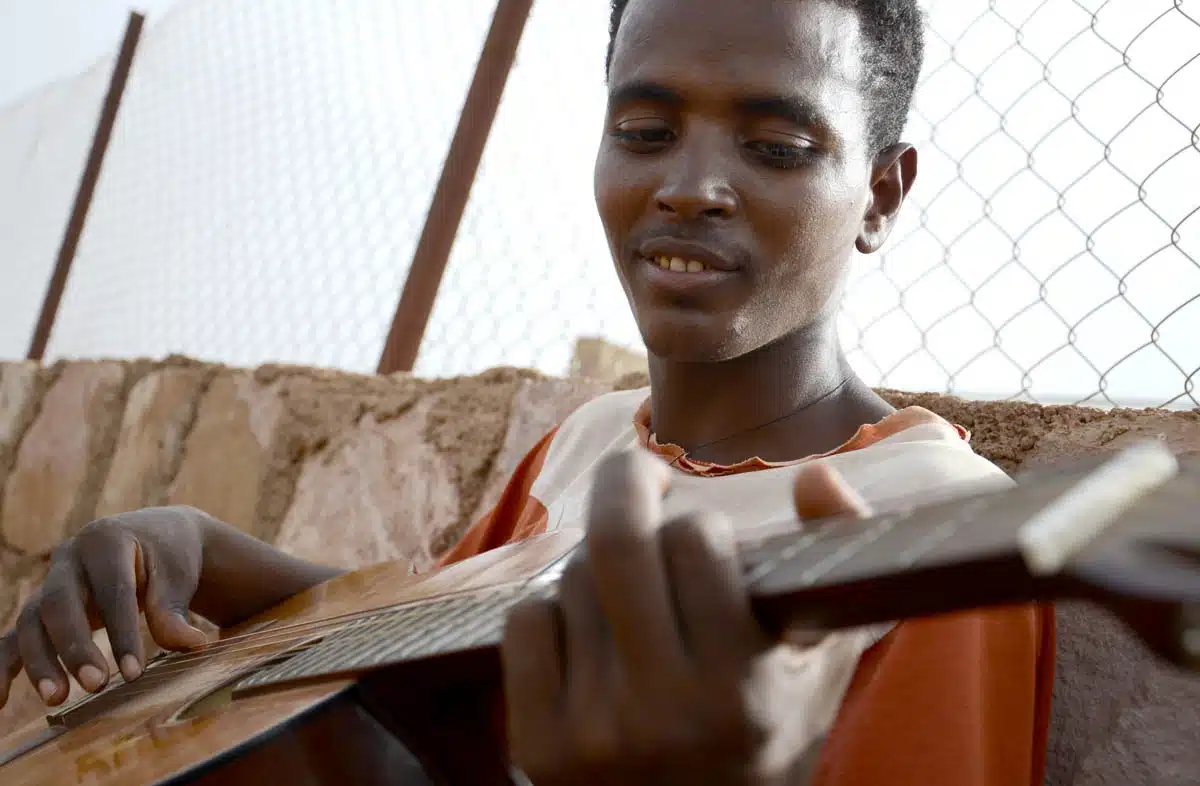 Música para aliviar la angustia de los refugiados